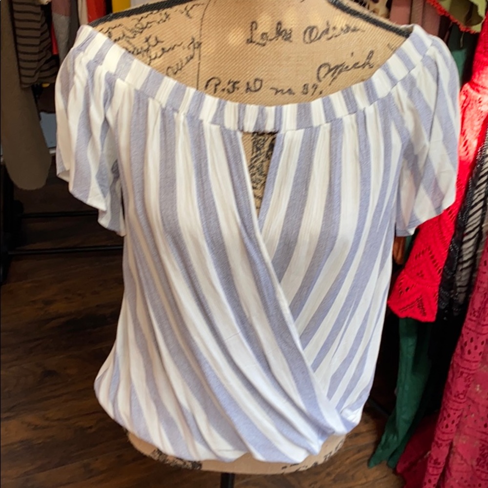 Off shoulder t shirt